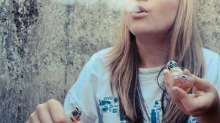 10 Best Girly Weed Pipes for Extra Cute Tokes