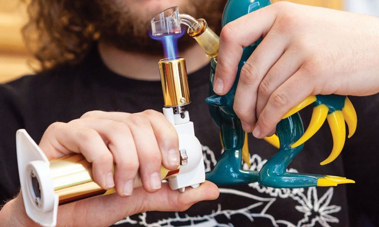 What Is a Banger for a Dab Rig? And How to Use It - Cannabunga